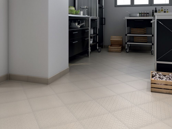 Плинтус Kerama Marazzi Специи Имбирь 30х10,8 беж SP9018\BTS