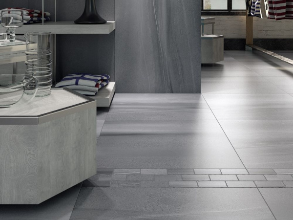 Ступень Kerama Marazzi Роверелла 33х33 угловая клееная беж DL500400R\GCA